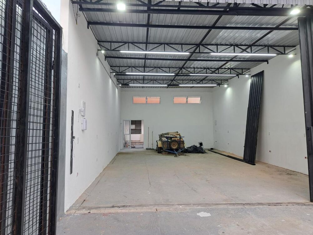 Casa à venda com 5 quartos, 170m² - Foto 4
