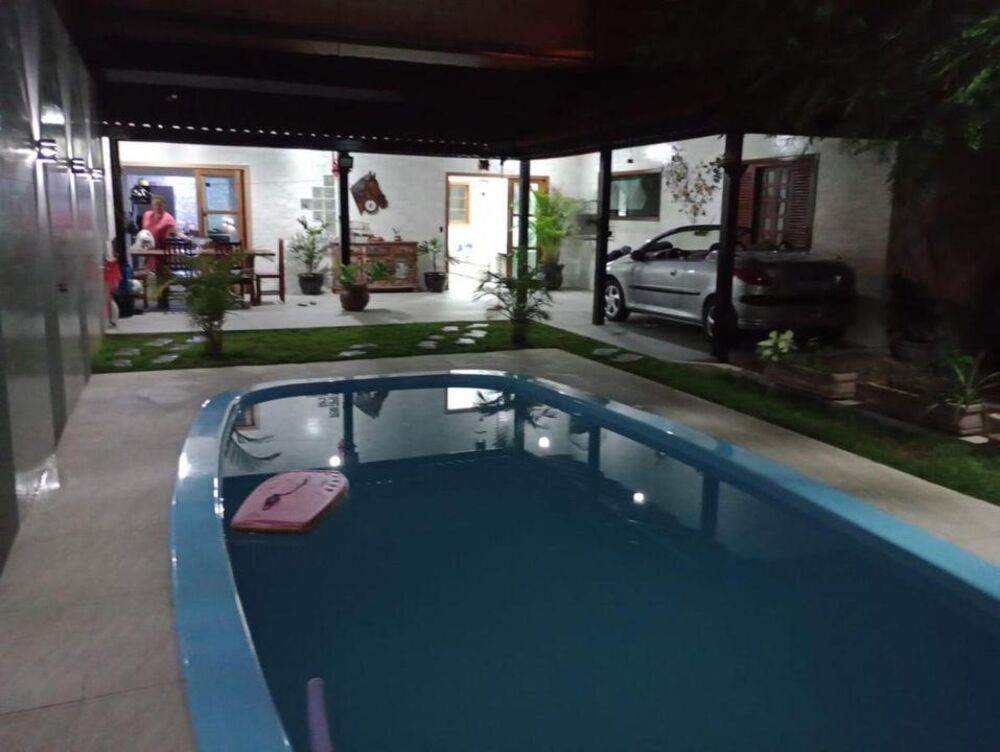 Casa à venda com 3 quartos, 300m² - Foto 1