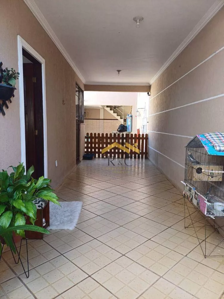 Casa, 6 quartos, 160 m² - Foto 2