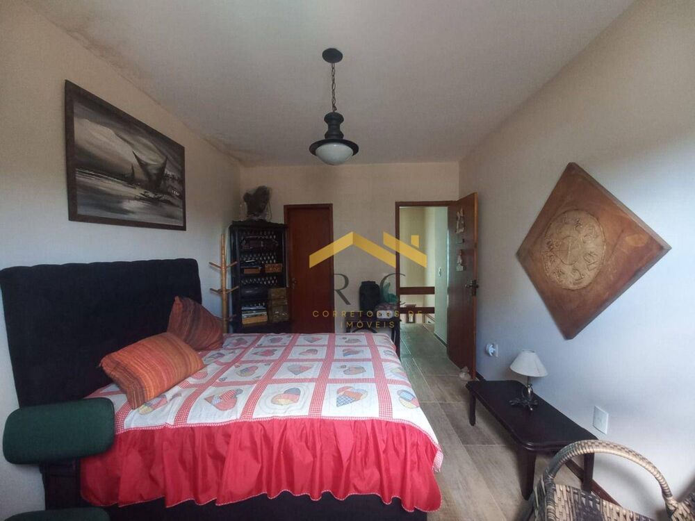 Casa à venda com 2 quartos, 108m² - Foto 2