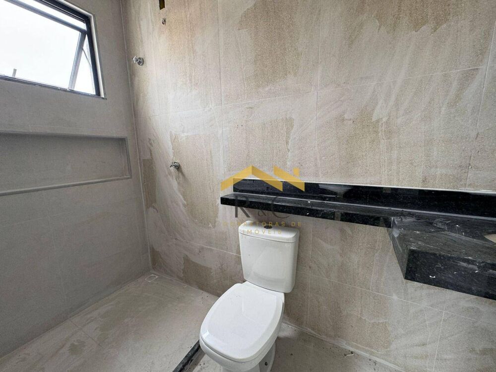 Casa à venda com 3 quartos, 150m² - Foto 2