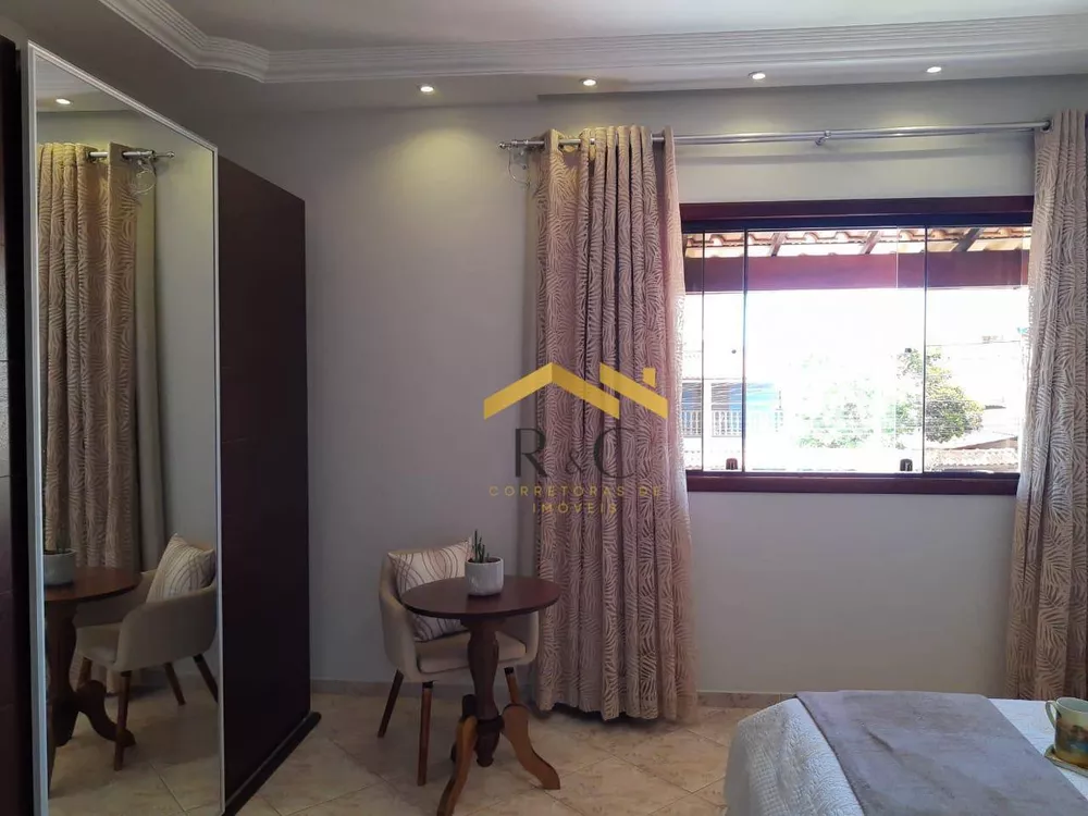 Casa, 5 quartos, 315 m² - Foto 1