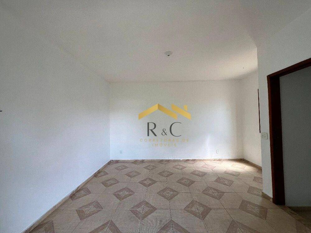 Casa à venda com 2 quartos, 90m² - Foto 4