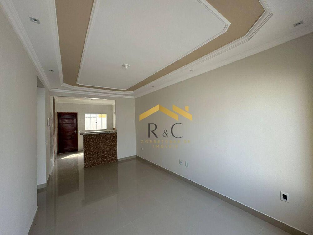 Casa à venda com 2 quartos, 60m² - Foto 2