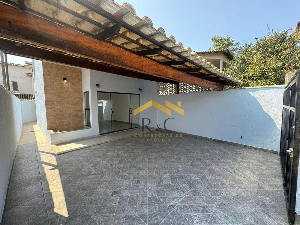 Casa à venda com 2 quartos, 90m² - Foto 2