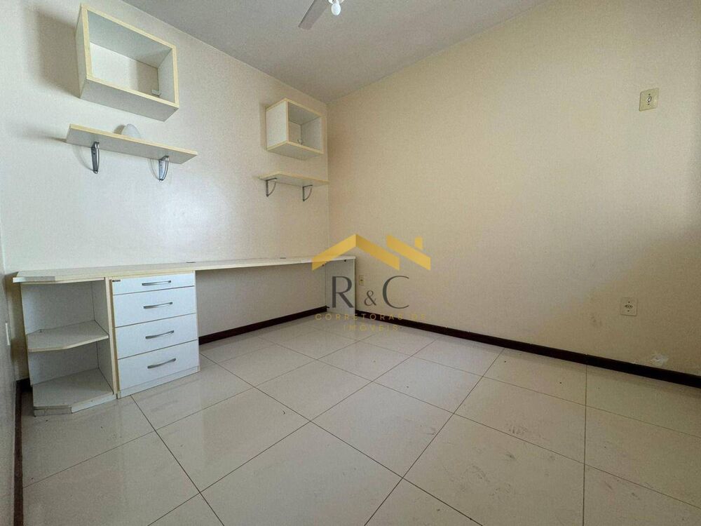 Casa à venda com 3 quartos, 190m² - Foto 2