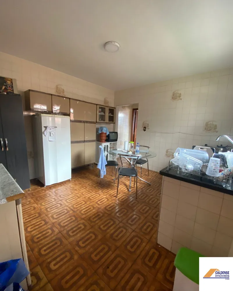 Casa, 4 quartos, 240 m² - Foto 2