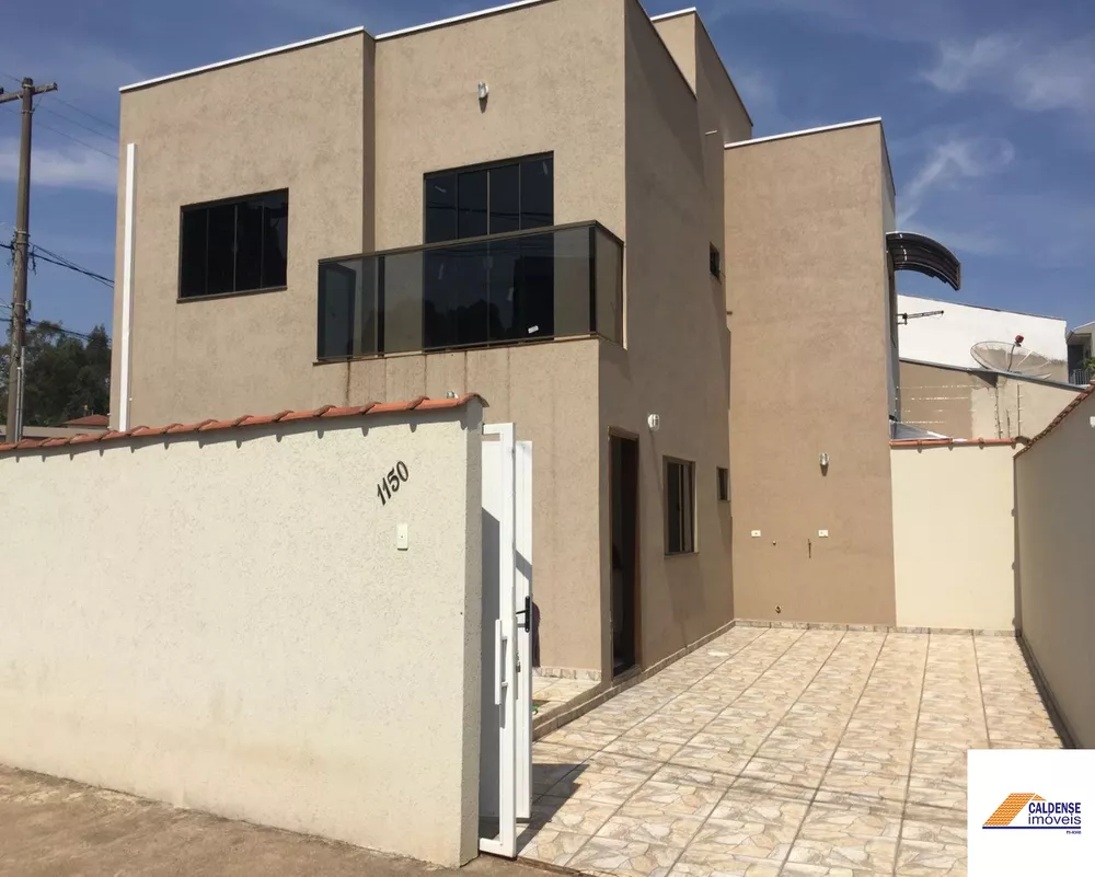 Casa à venda com 2 quartos, 78m² - Foto 1