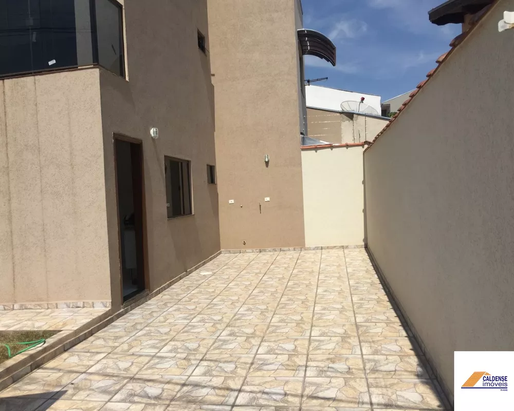 Casa à venda com 2 quartos, 78m² - Foto 3