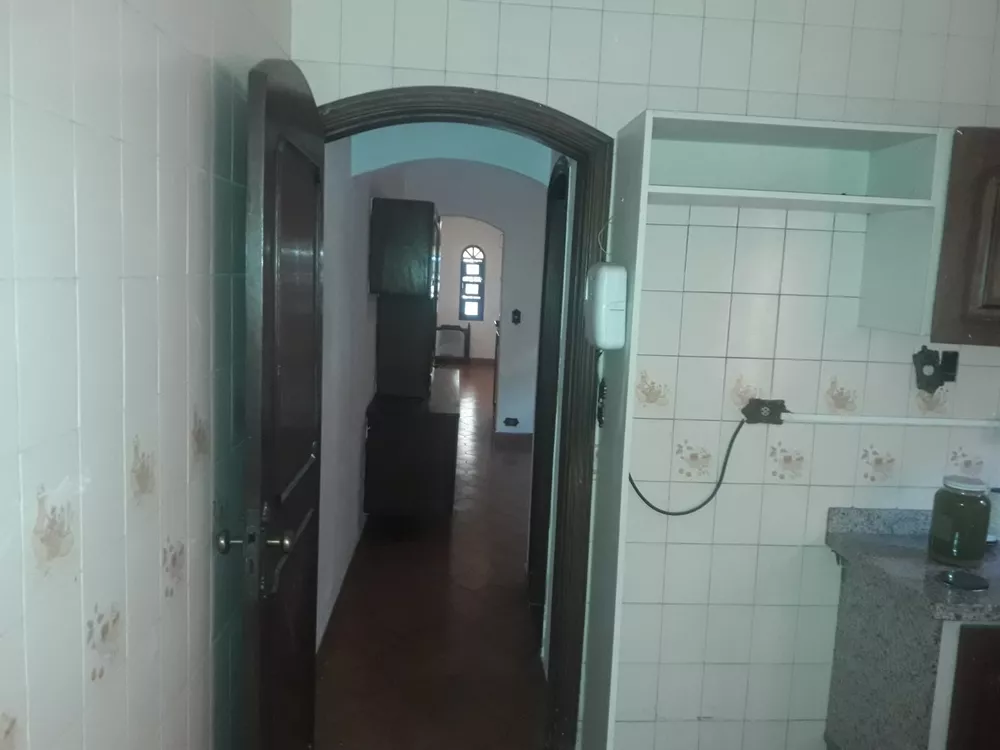 Casa à venda com 6 quartos, 300m² - Foto 5