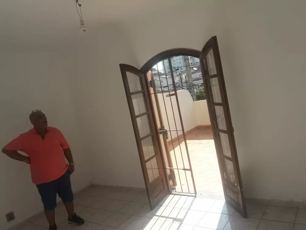 Casa à venda com 6 quartos, 300m² - Foto 4