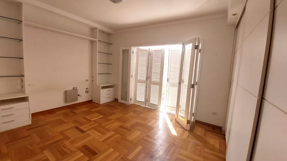 Casa à venda com 3 quartos, 274m² - Foto 8