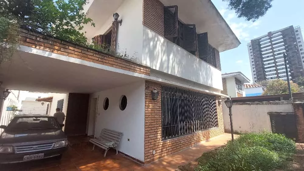 Casa à venda com 4 quartos, 400m² - Foto 1