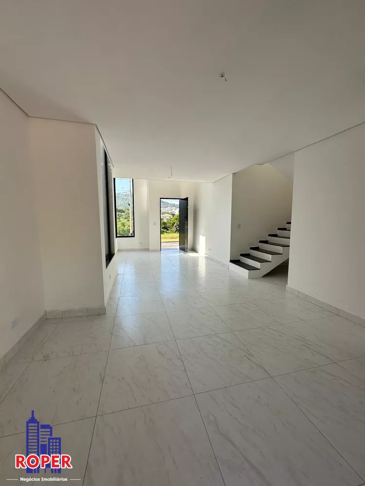 Casa à venda com 3 quartos, 360m² - Foto 9