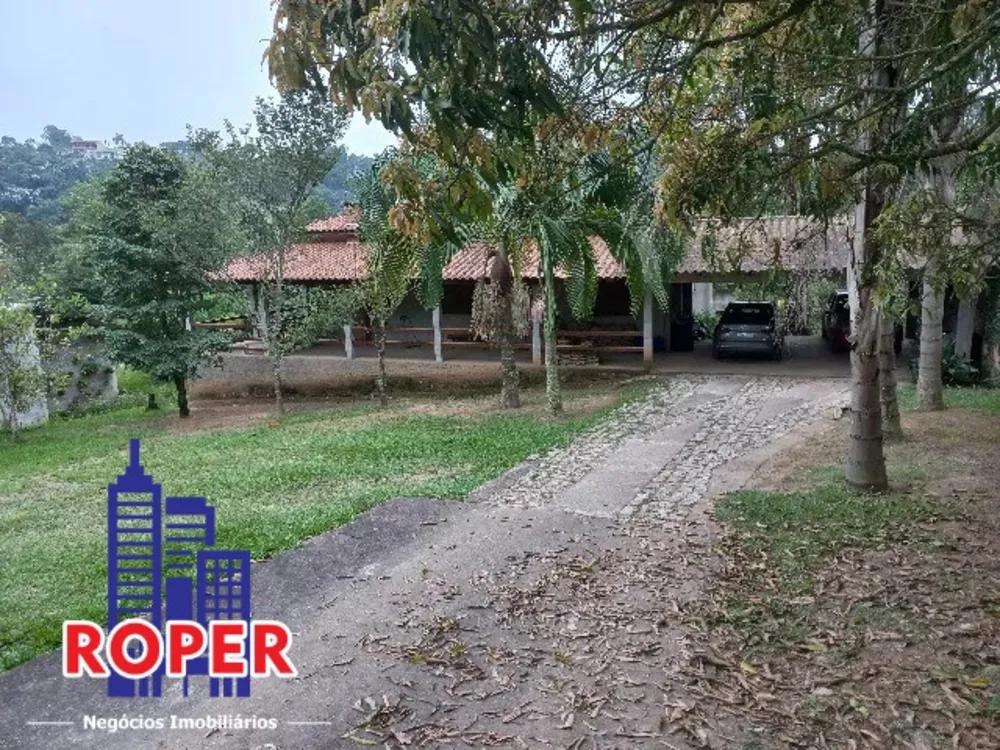 Chácara, 3 quartos, 1392 m² - Foto 1