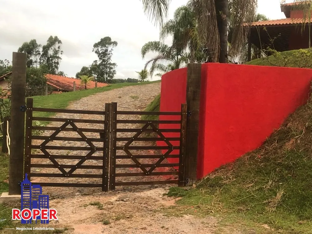Chácara, 3 quartos, 2500 m² - Foto 1
