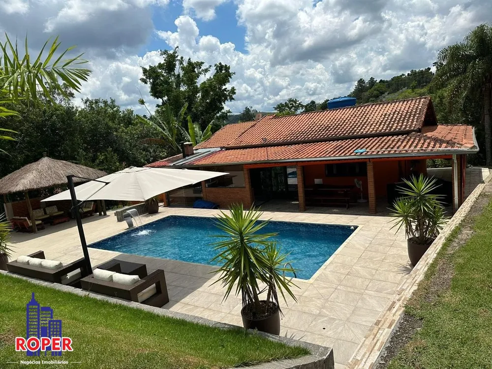 Chácara, 4 quartos, 2500 m² - Foto 1