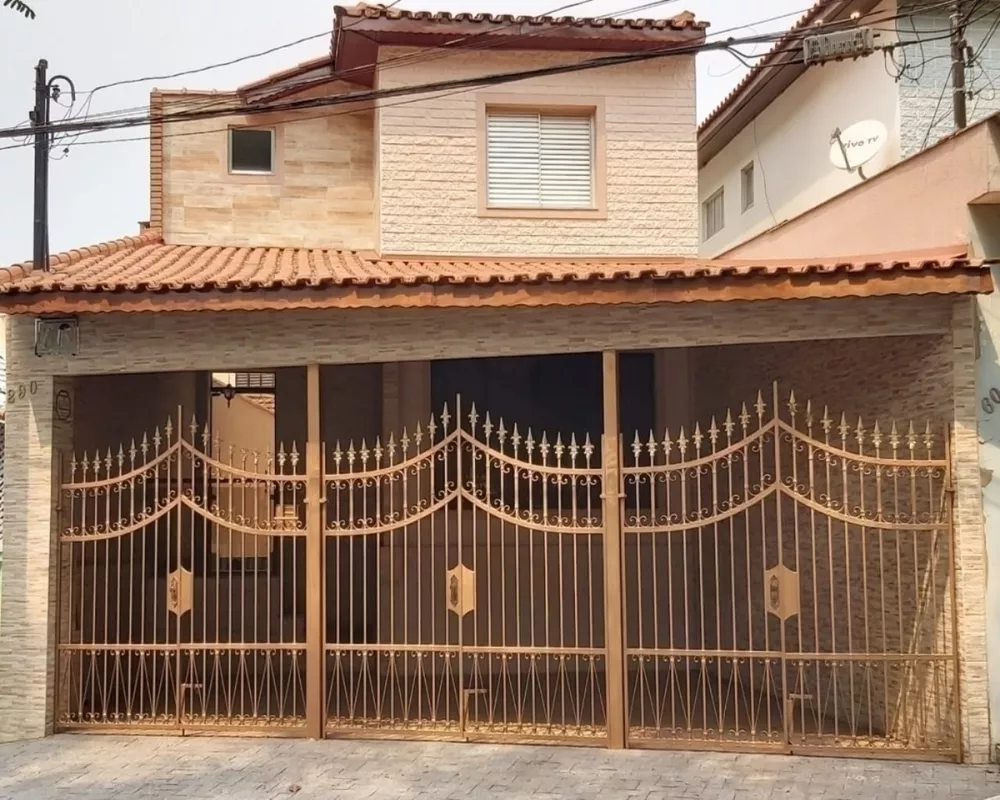 Casa à venda com 3 quartos, 202m² - Foto 2