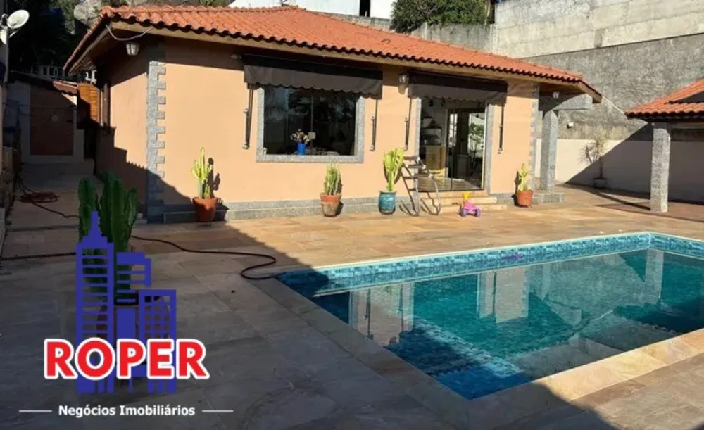 Chácara, 3 quartos, 1380 m² - Foto 1