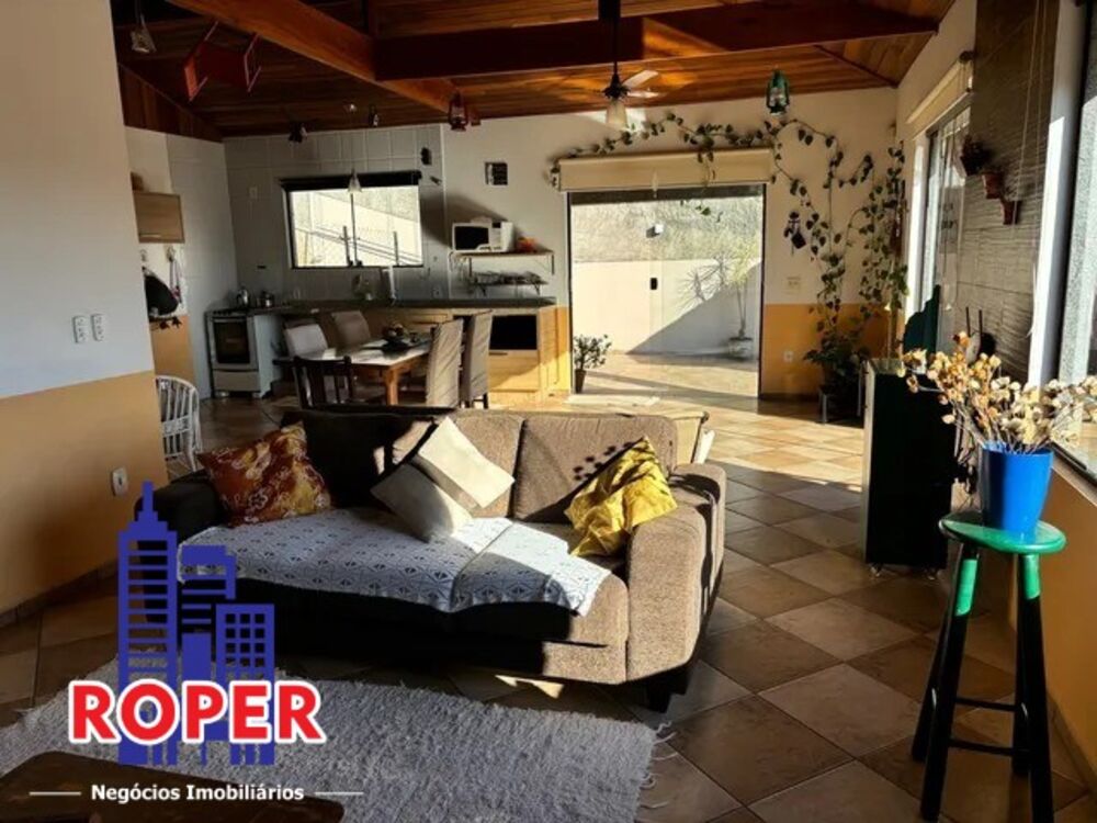 Chácara à venda com 3 quartos, 1380m² - Foto 2