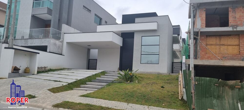 Casa à venda com 3 quartos, 321m² - Foto 1