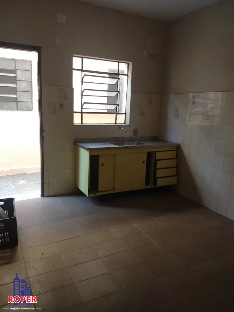 Casa, 5 quartos, 260 m² - Foto 1