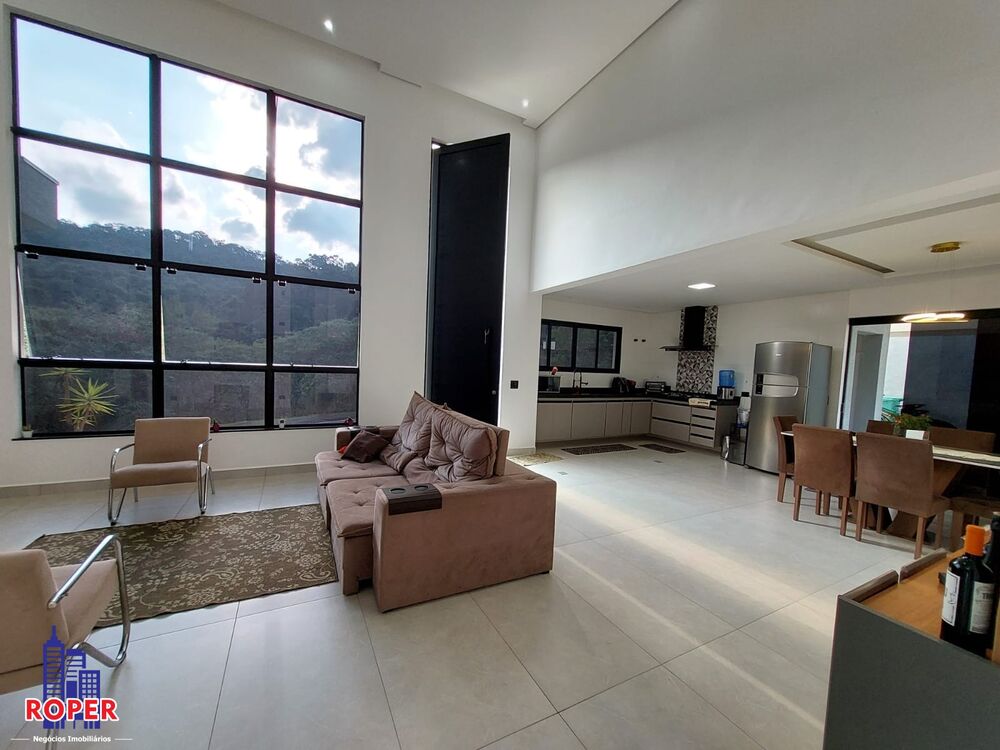 Casa, 3 quartos, 639 m² - Foto 1