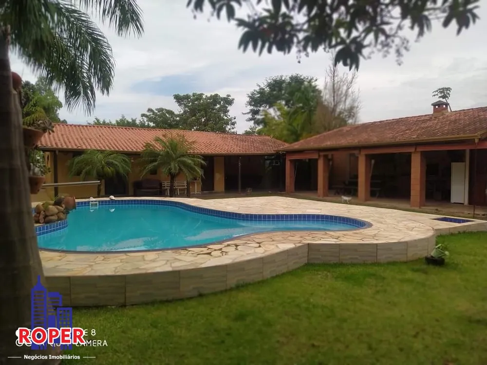 Chácara, 3 quartos, 2500 m² - Foto 1