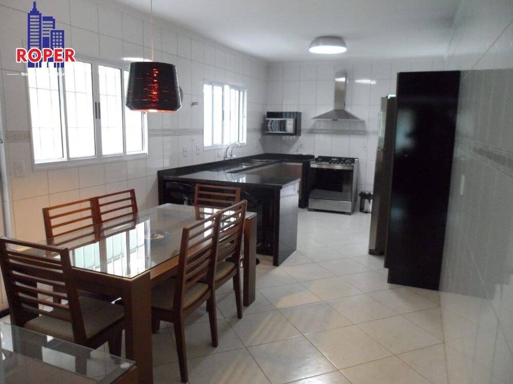 Casa, 3 quartos, 220 m² - Foto 1