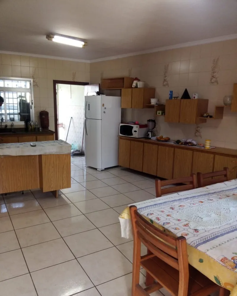 Casa, 4 quartos, 270 m² - Foto 3