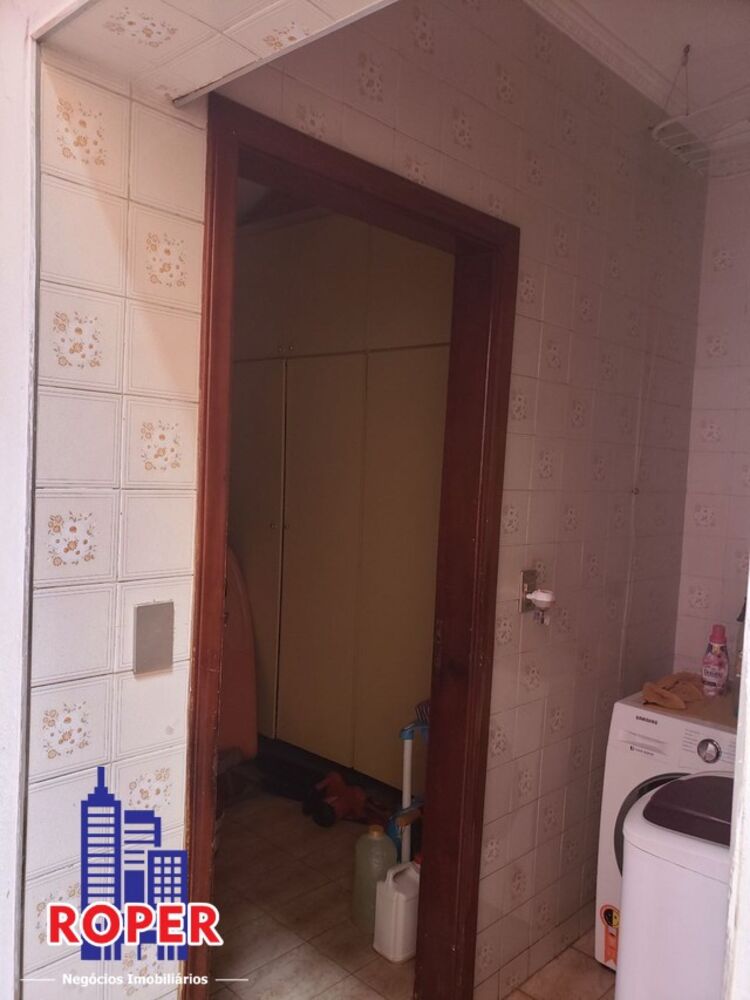 Casa à venda com 2 quartos, 136m² - Foto 2
