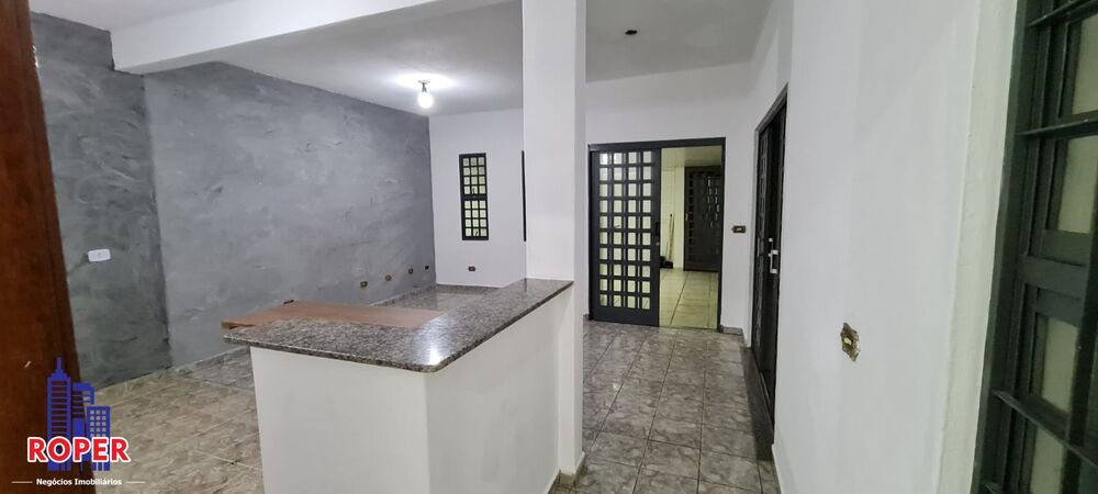 Casa à venda com 3 quartos, 220m² - Foto 4