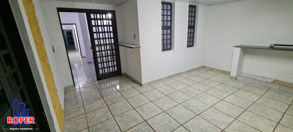 Casa à venda com 3 quartos, 220m² - Foto 3