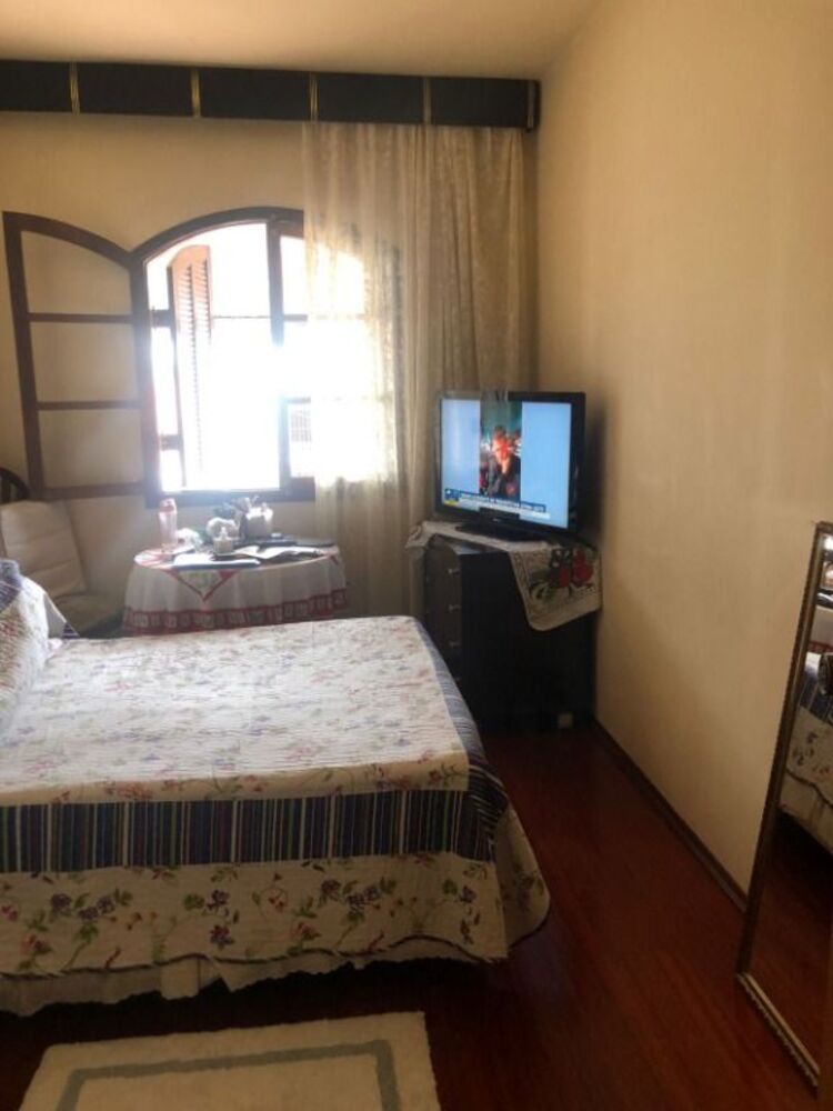 Casa à venda com 3 quartos, 220m² - Foto 3
