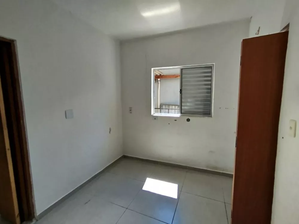 Casa, 3 quartos, 141 m² - Foto 2