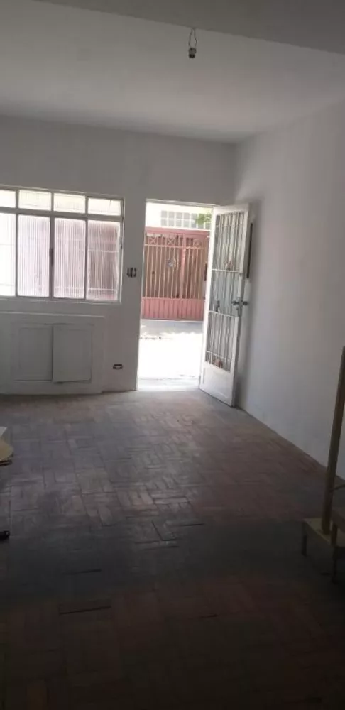 Casa à venda com 2 quartos, 62m² - Foto 4