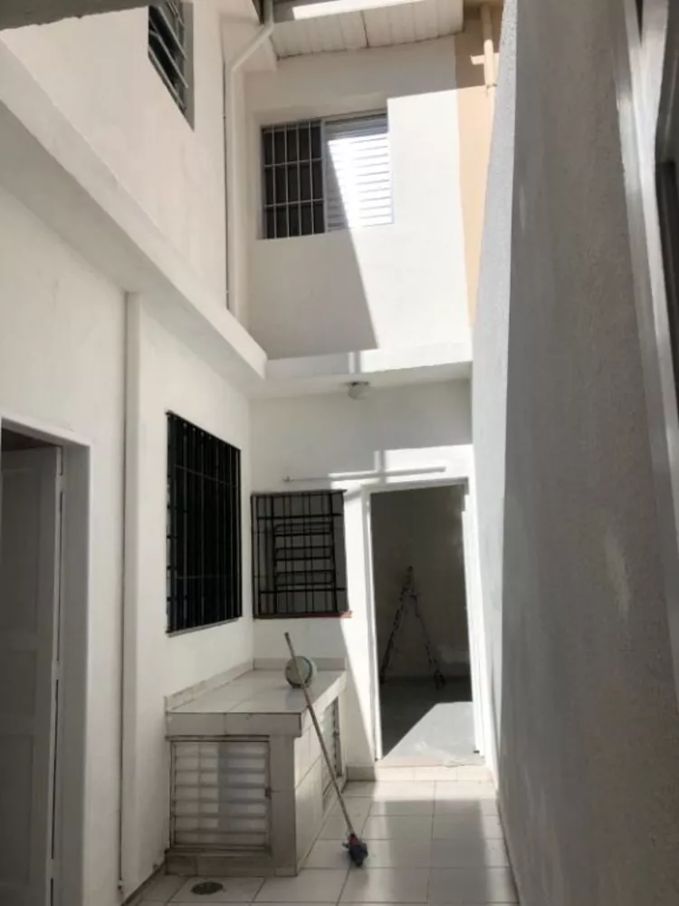 Casa à venda com 2 quartos, 140m² - Foto 10