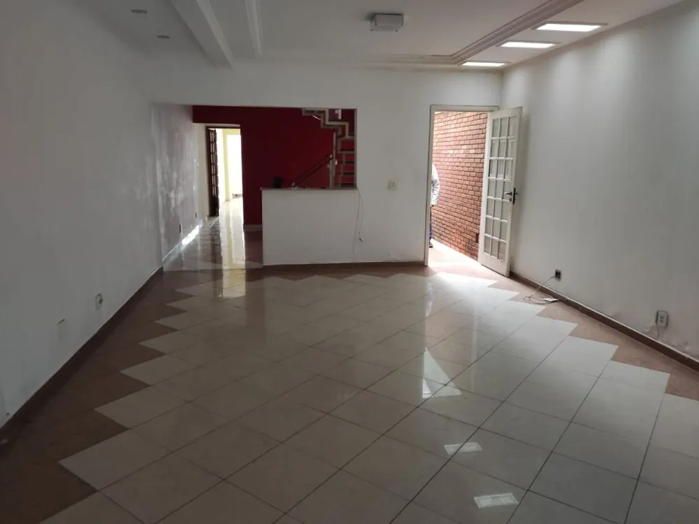 Casa, 4 quartos, 240 m² - Foto 2