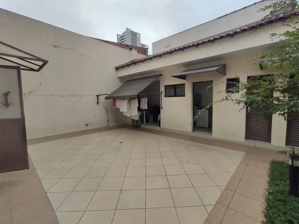 Casa, 4 quartos, 245 m² - Foto 1