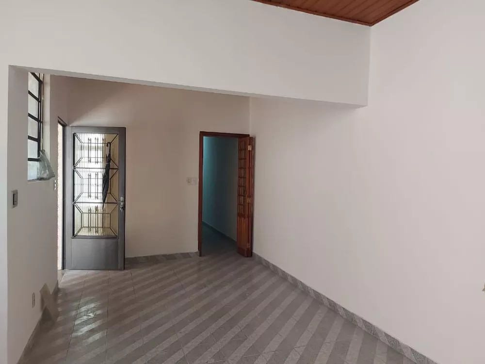 Casa à venda e aluguel com 3 quartos, 170m² - Foto 3