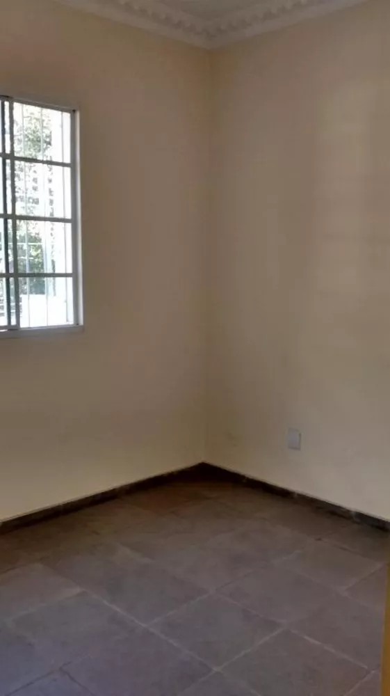 Casa à venda com 3 quartos, 550m² - Foto 3