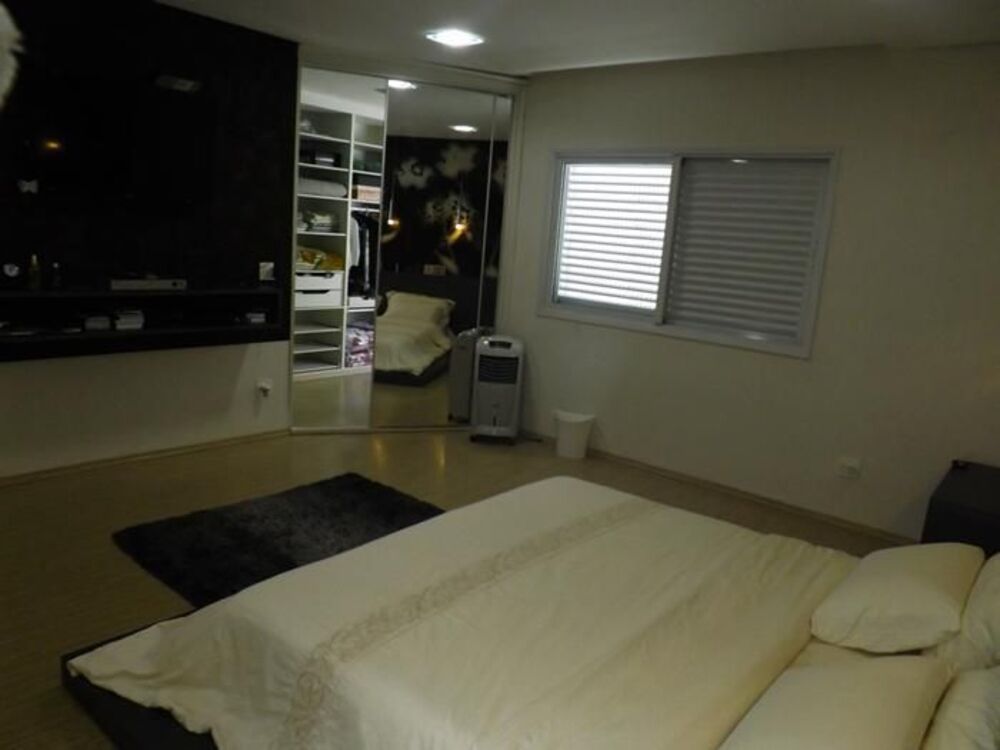 Casa, 33 quartos, 250 m² - Foto 1