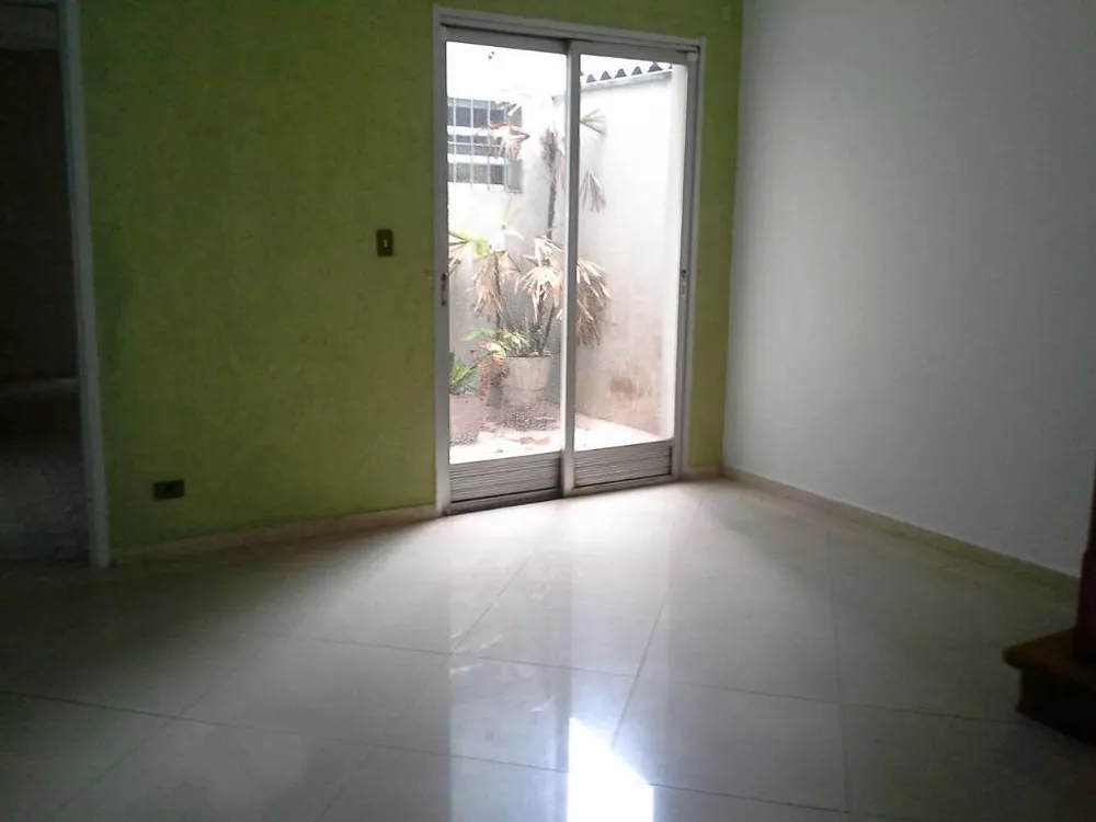 Casa à venda com 3 quartos, 300m² - Foto 1