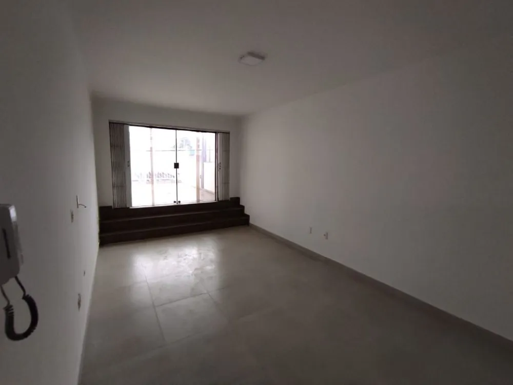 Casa, 3 quartos, 210 m² - Foto 4