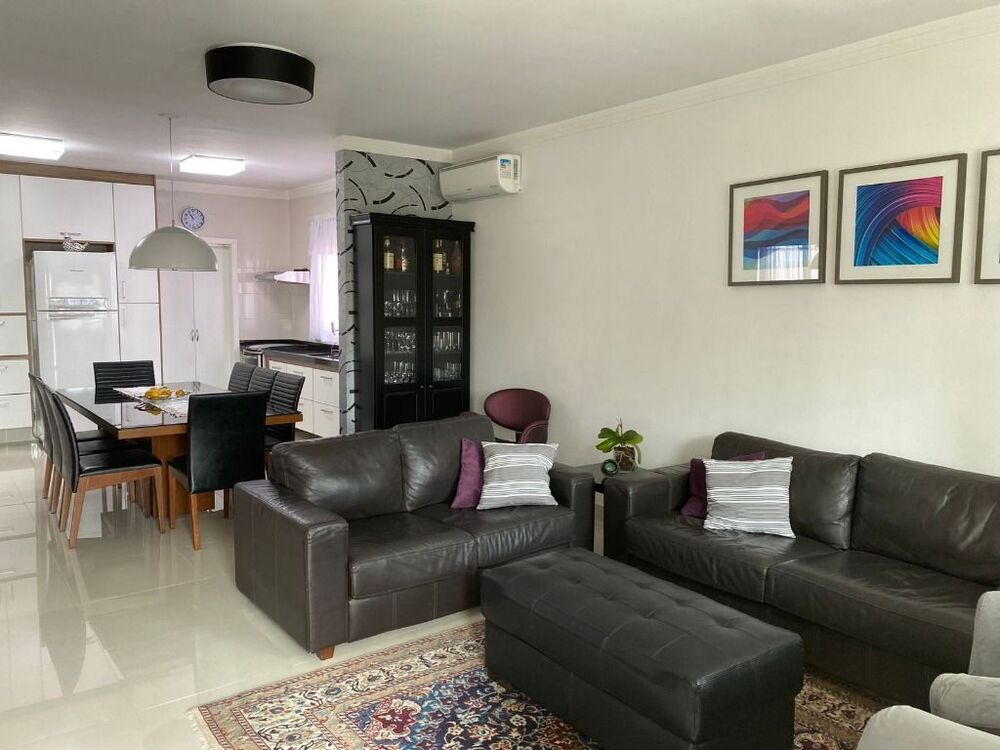 Casa, 4 quartos, 223 m² - Foto 1