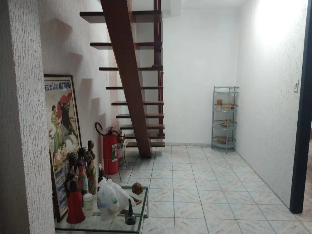 Casa, 4 quartos, 180 m² - Foto 2
