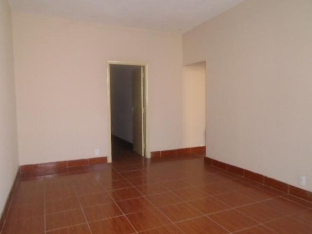 Apartamento para alugar com 3 quartos, 81m² - Foto 2