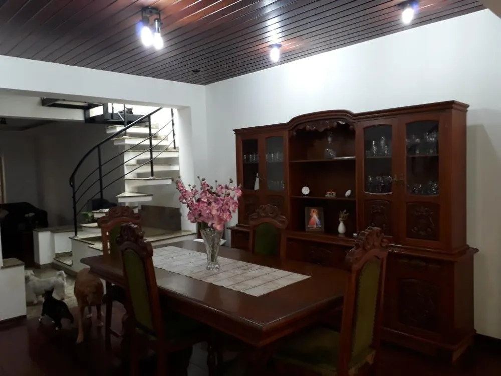 Casa, 4 quartos, 196 m² - Foto 2