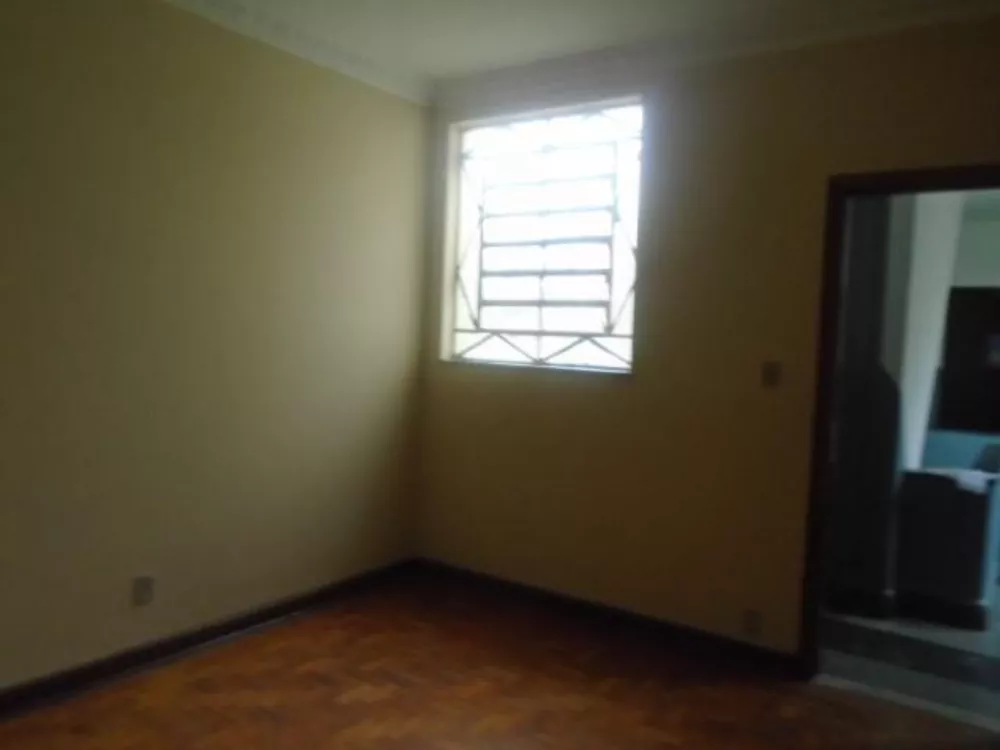 Apartamento para alugar com 3 quartos, 81m² - Foto 4