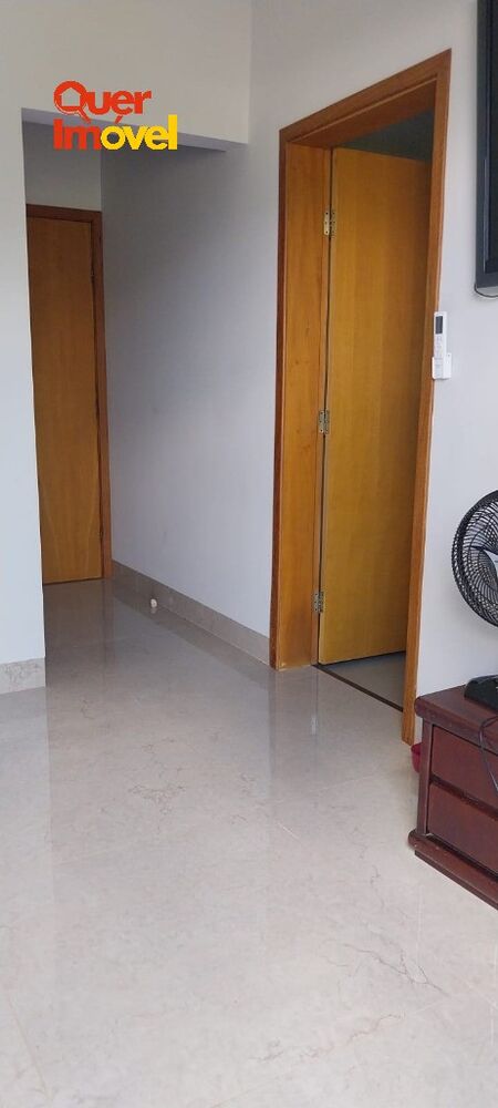 Casa de Condomínio à venda com 3 quartos, 240m² - Foto 2